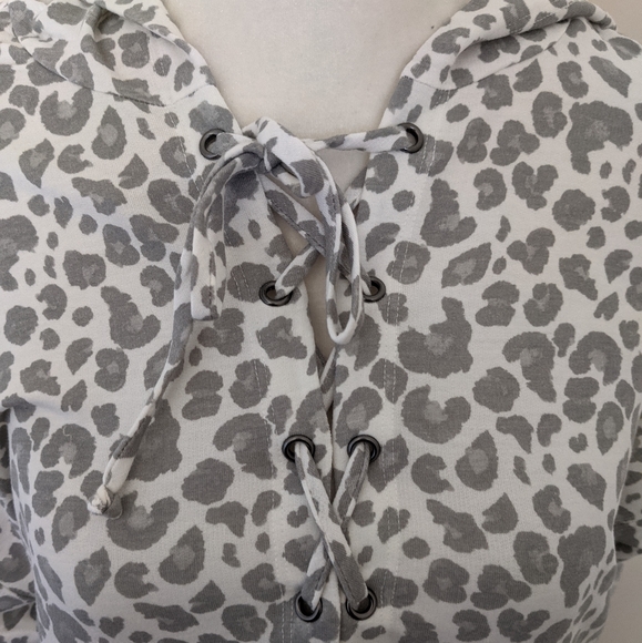 Jessica Simpson hooded top - Picture 3 of 5